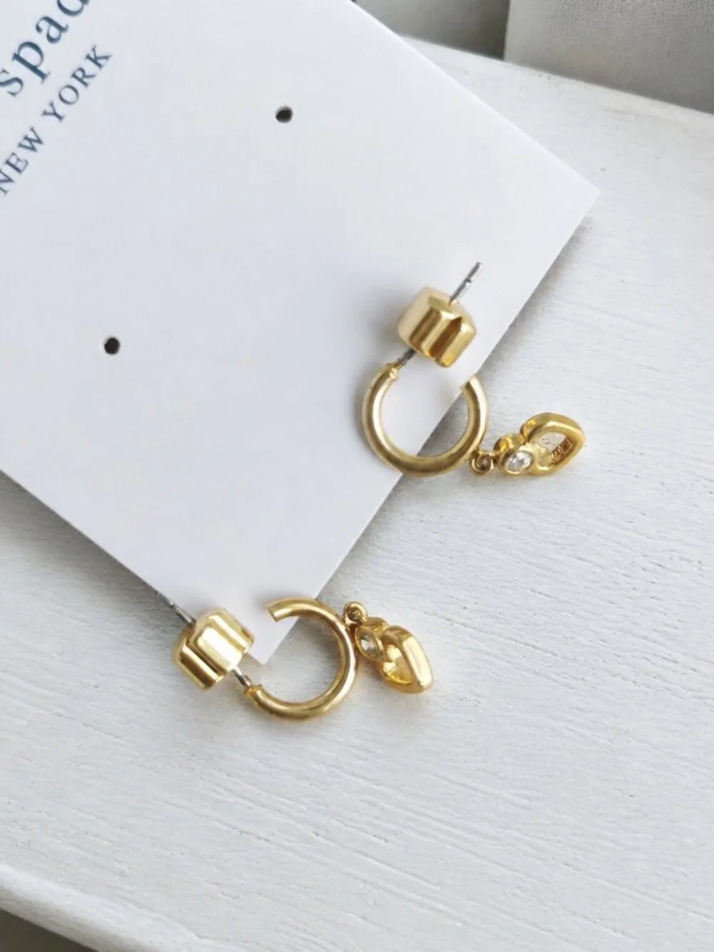 shining spade gold huggie earrings